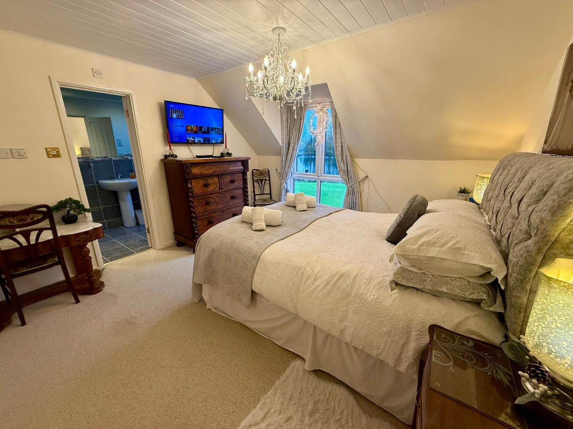 Luxury Kingfisher Lodge, Isis Lake, Within The Cotswold Waterpark Cirencester Extérieur photo